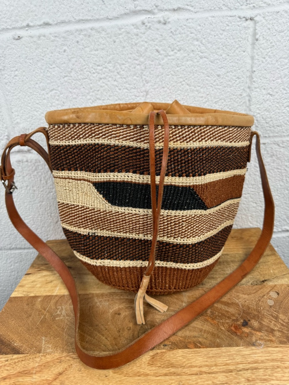 Woven Sisal Bucket Bag Leather Crossbody Earth Tone Summer Market Tote